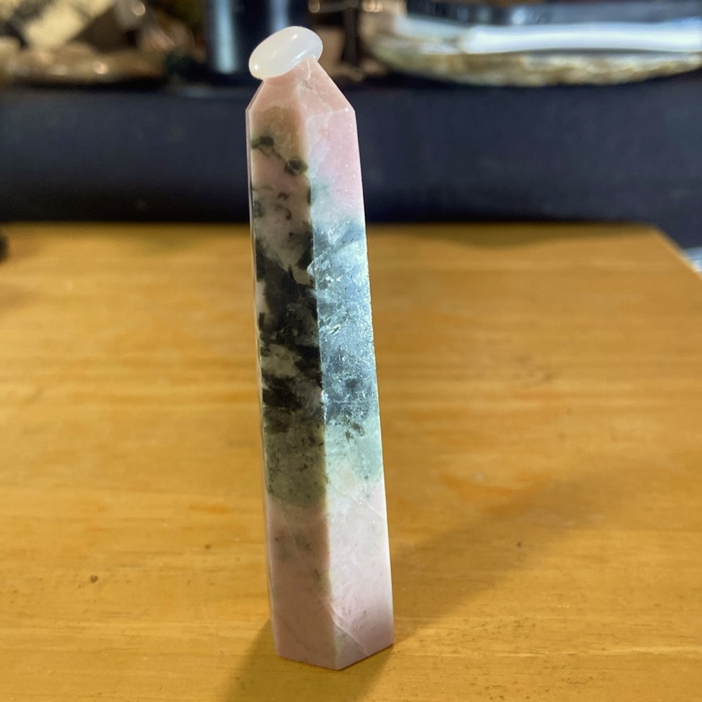 Pink. Rhondonite oblique 3 1/2 inches tall 54 g.